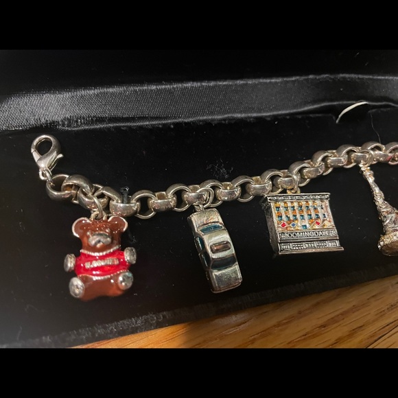 Vintage Bloomingdales New York Charm Bracelet - Picture 3 of 4